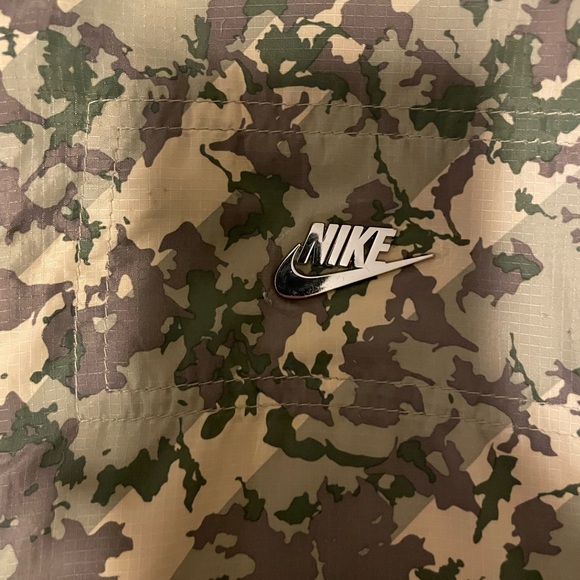 Nike Camo Jacket - Picture 2 of 6
